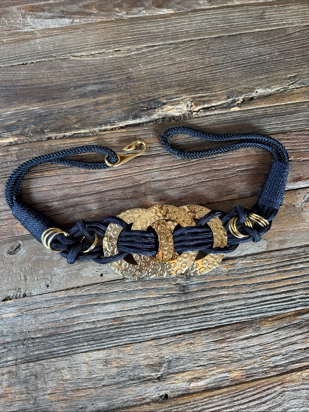 80’s-90’s fashion belt hammered circles blue macrame stretch 29-35”
